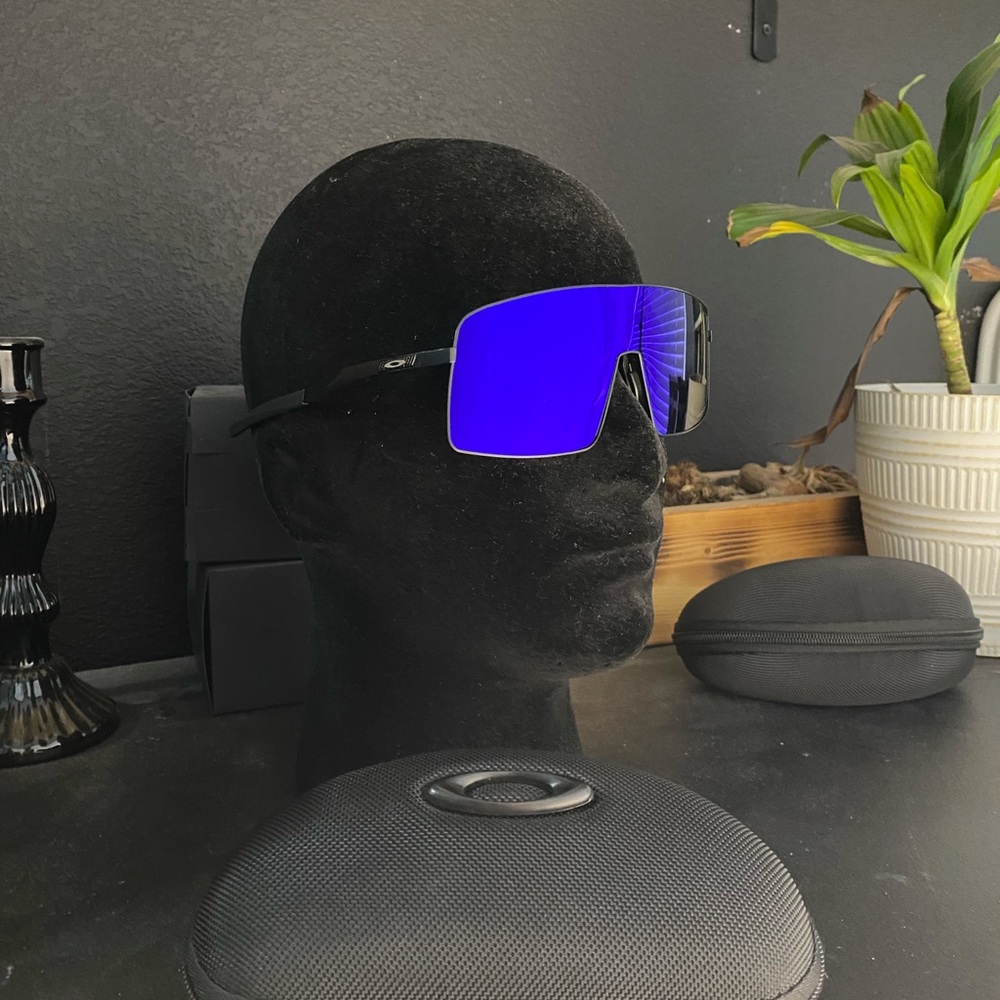 Blue and black Sutro TI